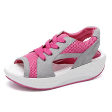 Ladda upp bild till gallerivisning, Kontrastpanel med utskärning Muffinsandaler med snörning