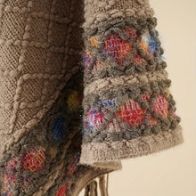 Ladda upp bild till gallerivisning, Ponchotröja med fransar