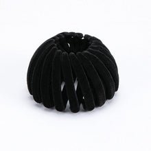 Ladda upp bild till gallerivisning, Sammet Nest Scrunchie
