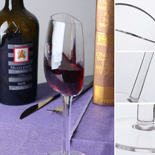 Ladda upp bild till gallerivisning, Ett halvt glas vin