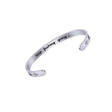 Ladda upp bild till gallerivisning, Hope Manschettarmband Gravyr (nickelfri)