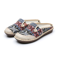 Ladda upp bild till gallerivisning, Andningsbara sandaler med flätade blommor