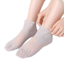 Ladda upp bild till gallerivisning, Rose lace socks