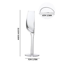 Ladda upp bild till gallerivisning, Ett halvt glas vin