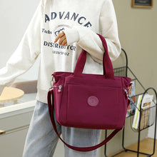 Ladda upp bild till gallerivisning, Axelväska i nylon