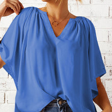 Ladda upp bild till gallerivisning, V-ringad chiffongskjorta
