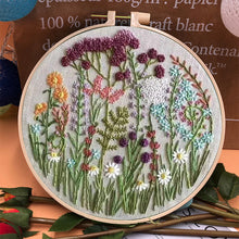 Ladda upp bild till gallerivisning, Broderibåge blomkit för nybörjare