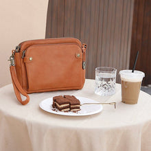 Ladda upp bild till gallerivisning, Crossbody-axel i tre läder lager