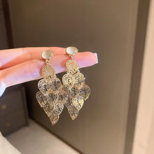 Ladda upp bild till gallerivisning, Diamant löv genombrutna örhängen