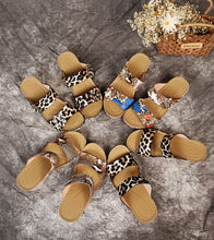 Ladda upp bild till gallerivisning, Lädersandaler med kilklack och mjuk sula