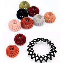 Ladda upp bild till gallerivisning, Sammet Nest Scrunchie