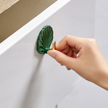 Ladda upp bild till gallerivisning, Lätt lyxig skalformad krok