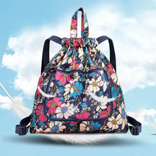 Ladda upp bild till gallerivisning, Hopvikbar Ryggsäck med Dragsko