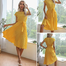 Ladda upp bild till gallerivisning, Underbar sommarklÀnning med prickar