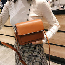 Ladda upp bild till gallerivisning, Enkel crossbody retro liten fyrkantig väska