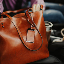 Ladda upp bild till gallerivisning, Väska i konstläder för kvinnor