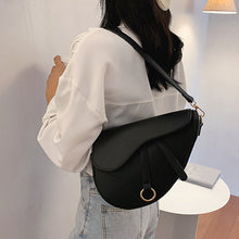 Ladda upp bild till gallerivisning, Crossbody sadelväska