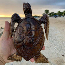 Ladda upp bild till gallerivisning, Träsnideri Hawaiisk sköldpadda