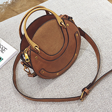 Ladda upp bild till gallerivisning, Snygg crossbody-handväska med en axel med panel
