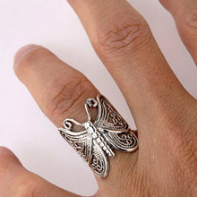 Ladda upp bild till gallerivisning, Handgjord vintage fjärilsring