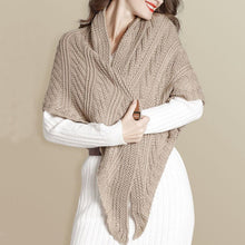 Ladda upp bild till gallerivisning, Knitted Triangle Shawl with Leather Buckle