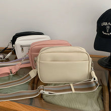 Ladda upp bild till gallerivisning, Liten fyrkantig axelväska i skinn