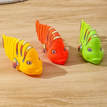 Ladda upp bild till gallerivisning, Clockwork svängande tecknad fisk leksaker