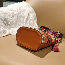 Ladda upp bild till gallerivisning, Flätad axelväska