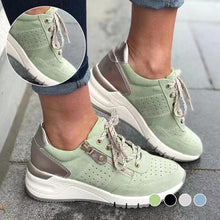 Ladda upp bild till gallerivisning, EnfÀrgade andningsbara sneakers med tjocka sulor