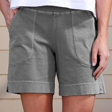 Ladda upp bild till gallerivisning, Enfärgade fritidsshorts för damer i bomull med fickor