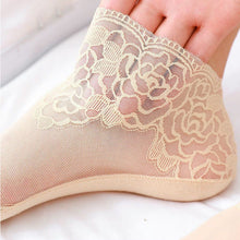 Ladda upp bild till gallerivisning, Rose lace socks