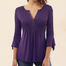 Ladda upp bild till gallerivisning, Enfärgad blus med rund hals och utsvängda ärmar