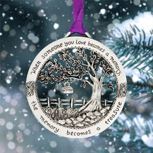 Ladda upp bild till gallerivisning, "När någon du älskar blir ett minne" - God Jul Minnesprydnad