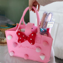 Ladda upp bild till gallerivisning, Kreativ presentväska med barnprogramsmotiv