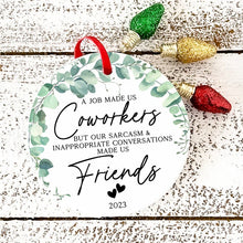 Ladda upp bild till gallerivisning, Christmas Coworker hängsmycke