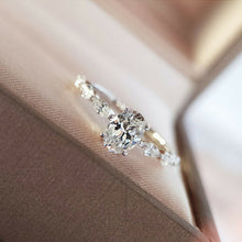 Ladda upp bild till gallerivisning, Oval Diamantring