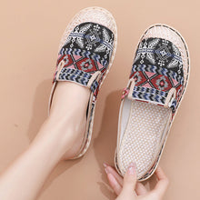 Ladda upp bild till gallerivisning, Andningsbara sandaler med flätade blommor