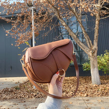 Ladda upp bild till gallerivisning, Crossbody sadelväska
