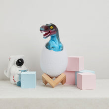 Ladda upp bild till gallerivisning, Nattlampa med dinosaurieägg