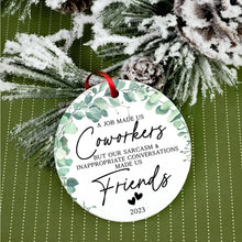 Ladda upp bild till gallerivisning, Christmas Coworker hängsmycke