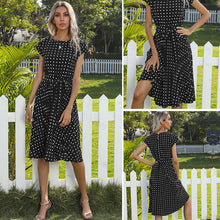 Ladda upp bild till gallerivisning, Underbar sommarklÀnning med prickar
