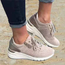 Ladda upp bild till gallerivisning, EnfÀrgade andningsbara sneakers med tjocka sulor