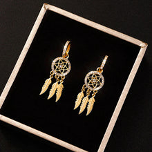 Ladda upp bild till gallerivisning, Dreamcatcher Crystal Charm örhängen