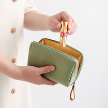 Ladda upp bild till gallerivisning, Make-up Travel Pouch för Kvinnor