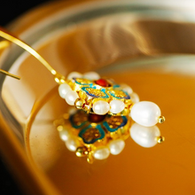 Ladda upp bild till gallerivisning, Emalj charm örhängen