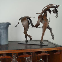 Ladda upp bild till gallerivisning, 'Adonis' hästskulptur