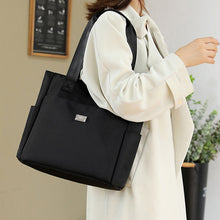 Ladda upp bild till gallerivisning, Stor kapacitet Vattentät Multi Pocket Nylon Axelväska