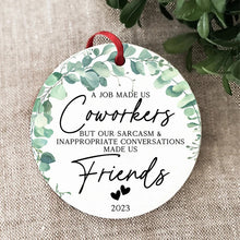 Ladda upp bild till gallerivisning, Christmas Coworker hängsmycke