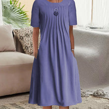 Ladda upp bild till gallerivisning, Enfärgad crewneck plisserad klänning