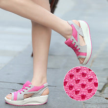 Ladda upp bild till gallerivisning, Kontrastpanel med utskärning Muffinsandaler med snörning